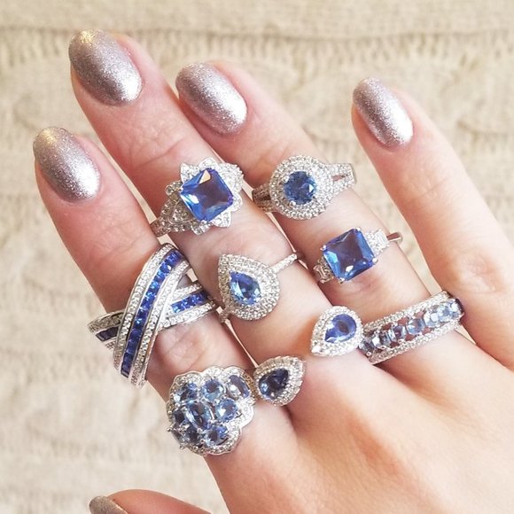 Elegant Silver and Blue Crossover Ring - Picture 5 of 8